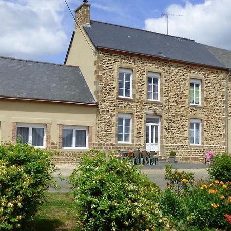 Chambres " Orchidees " Saint-Denis-de-Gastines Екстериор снимка