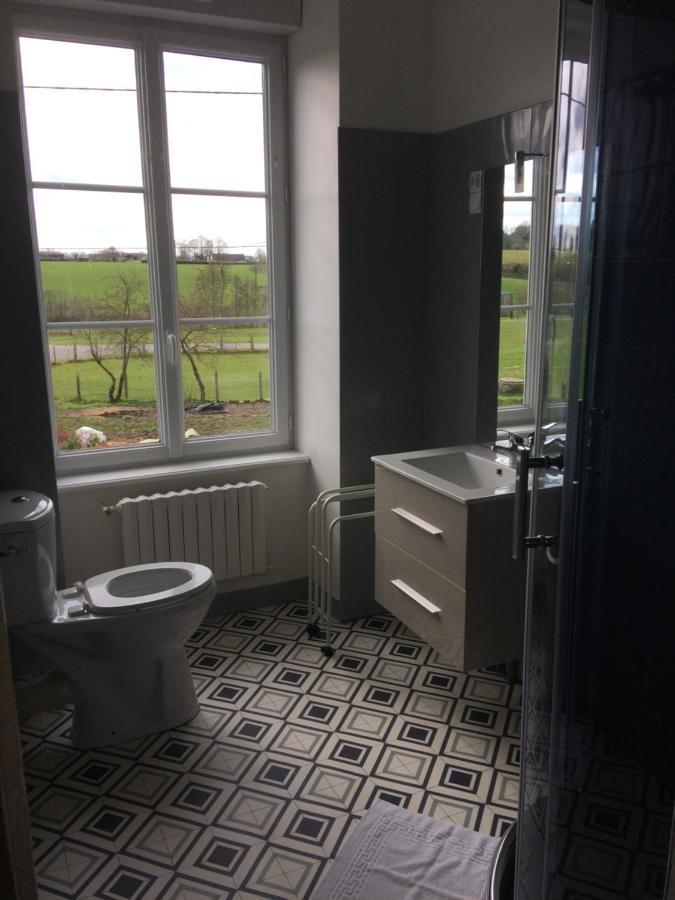 Chambres " Orchidees " Saint-Denis-de-Gastines Екстериор снимка