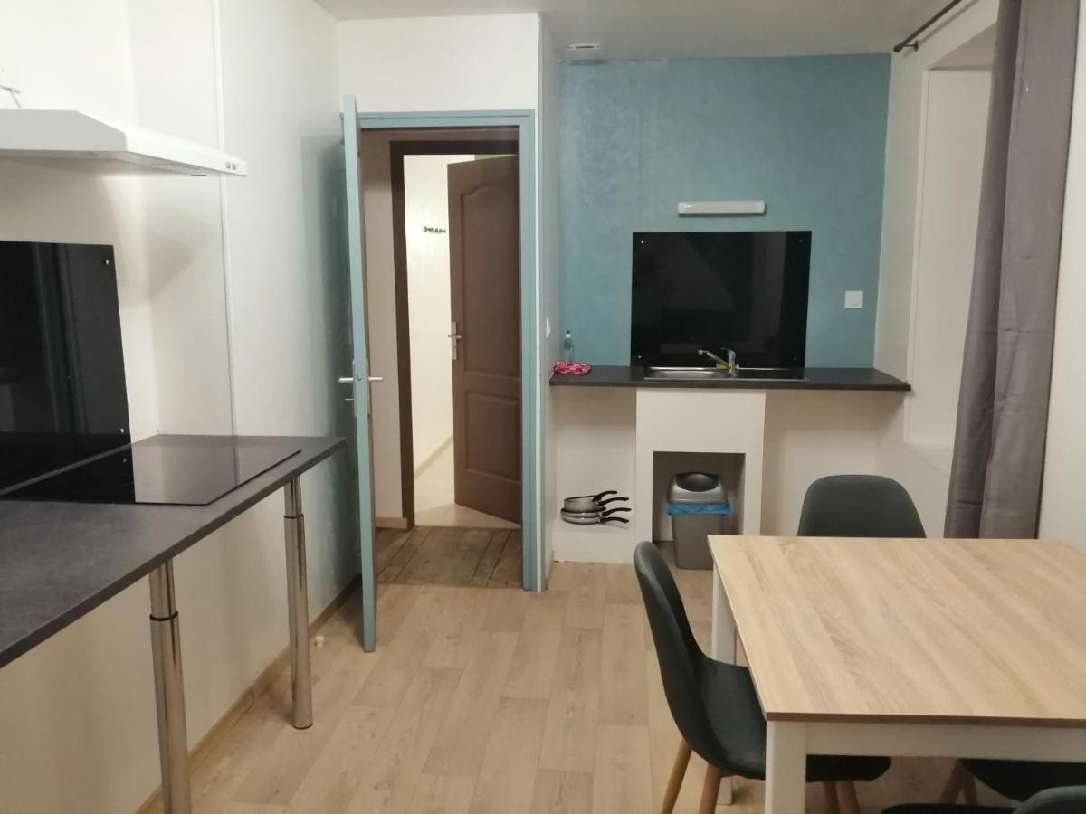 Chambres " Orchidees " Saint-Denis-de-Gastines Екстериор снимка
